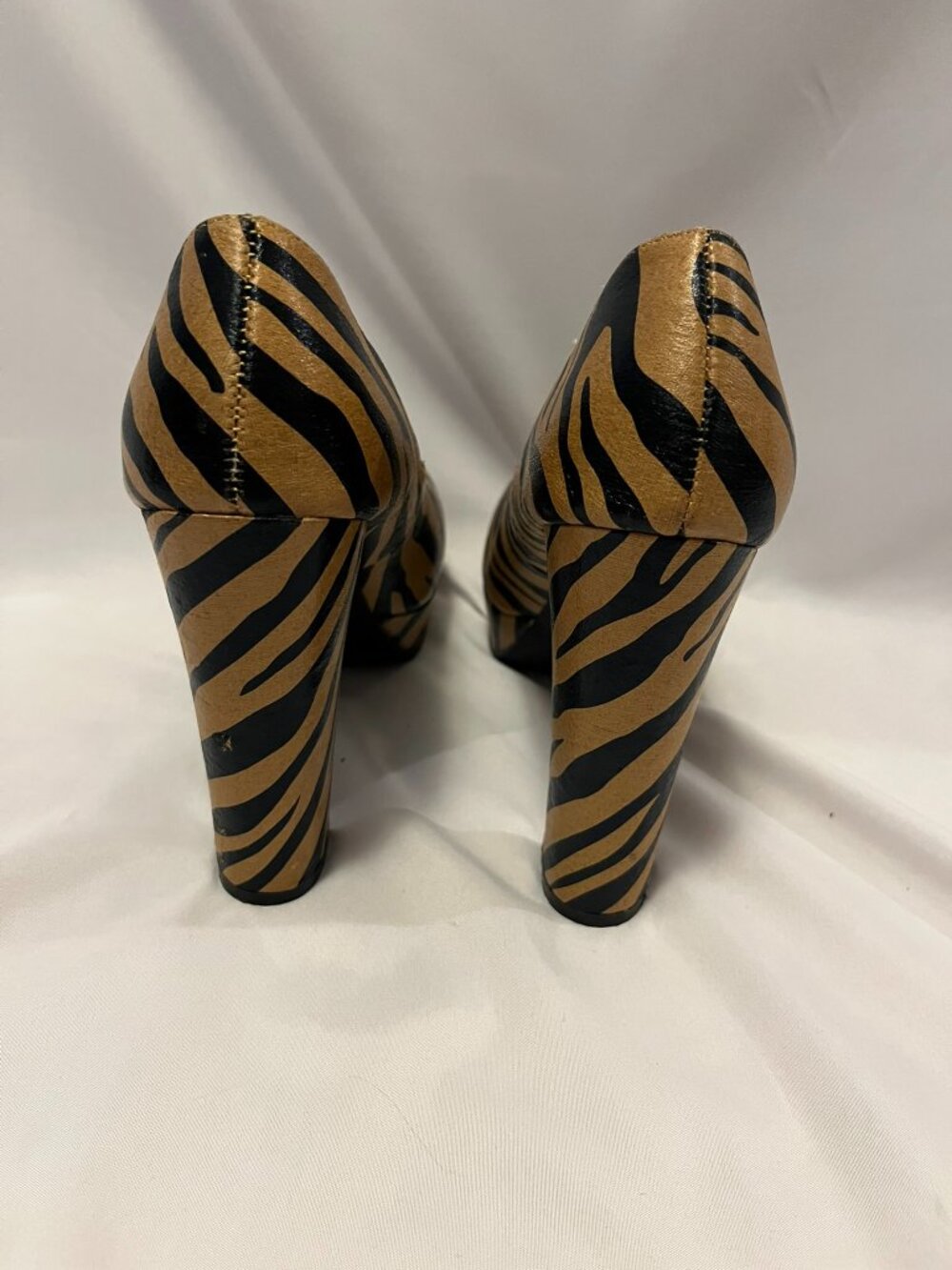 Forever 21 Tiger Print Platform Heels – Size 8 – NWOT - Picture 4 of 16